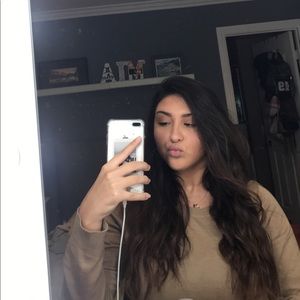 Meet your Posher, Mia